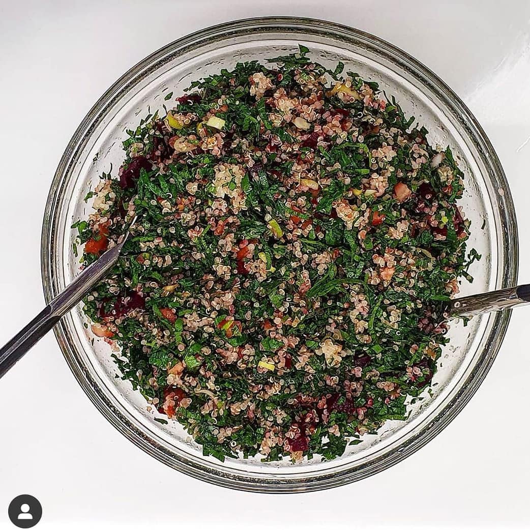 Ramadam Kareem!  Great recipe from @journey.through.wellness  Tabbouleh with a twist 😋 6 cups finely chopped parsley 1 cup finely chopped tomatoes 1 cup chopped boiled beetroot 1/3 cup green onions/shallots, chopped 1 cup cooked quinoa, cooled 3 Tbsp pom